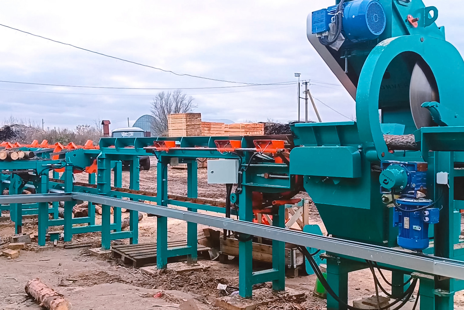 Линия сортировки и раскряжевки паллетной заготовки